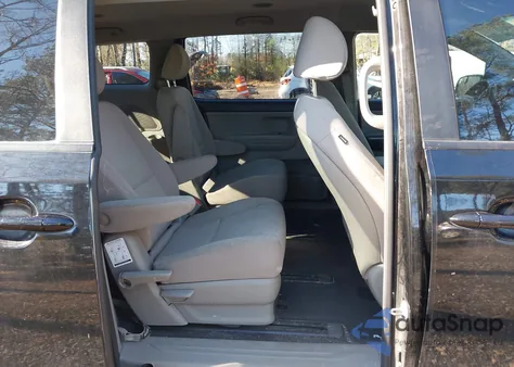 2015 Kia Sedona Lx из США, поврежденный, VIN KNDMB5C16F6044684